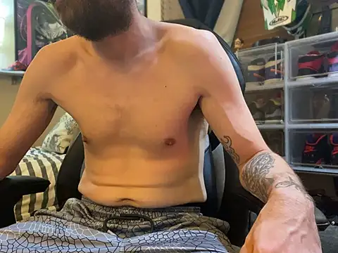 Snapshot of slutty_guy12 chatting on January 29, 2025, 11:14 pm slutty guy12 online show from January 29, 2025, 11:14 pm