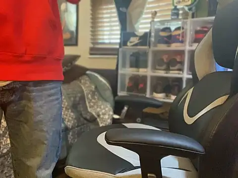 Snapshot of slutty_guy12 chatting on January 31, 2025, 9:59 pm slutty guy12 online show from January 31, 2025, 9:59 pm