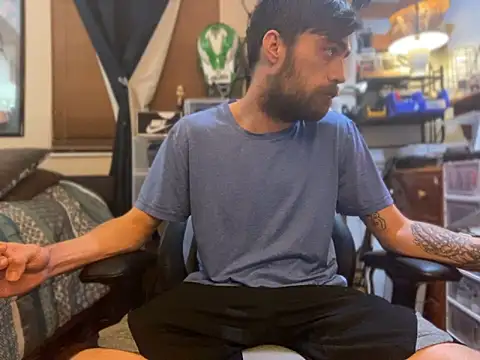 Snapshot of slutty_guy12 chatting on February 1, 2025, 2:16 am slutty guy12 online show from February 1, 2025, 2:16 am