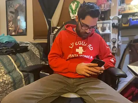 Snapshot of slutty_guy12 chatting on February 2, 2025, 3:10 am slutty guy12 online show from February 2, 2025, 3:10 am