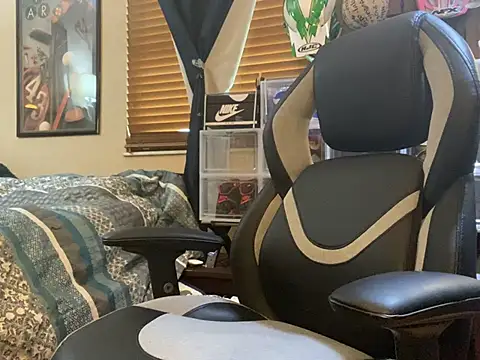 Snapshot of slutty_guy12 chatting on February 2, 2025, 8:19 pm slutty guy12 online show from February 2, 2025, 8:19 pm