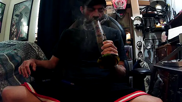 Snapshot of slutty_guy12 chatting on February 20, 2025, 7:08 pm slutty guy12 online show from February 20, 2025, 7:08 pm