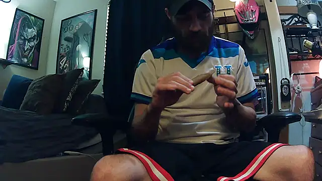 Snapshot of slutty_guy12 chatting on March 6, 2025, 6:59 pm slutty guy12 online show from March 6, 2025, 6:59 pm