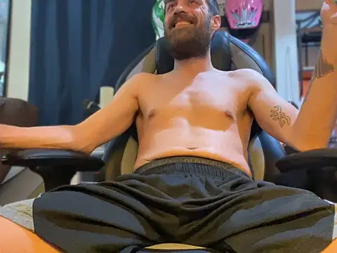 Snapshot of slutty_guy12 chatting on March 18, 2025, 10:26 pm slutty guy12 online show from March 18, 2025, 10:26 pm