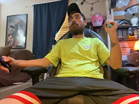 Snapshot of slutty_guy12 chatting on March 21, 2025, 8:18 pm slutty guy12 online show from March 21, 2025, 8:18 pm