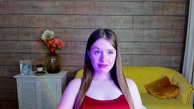 MilanaBalmain online show from February 11, 2025, 7:33 am