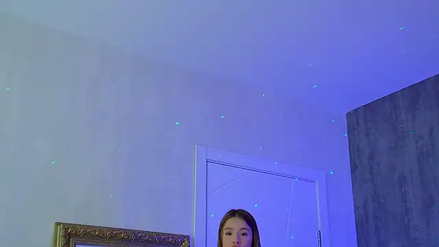 MilanaBalmain online show from March 10, 2025, 5:11 am