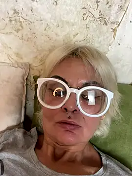 Gardener of Illusions online show from October 30, 2025, 10:10 pm