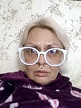 Gardener of Illusions online show from November 18, 2025, 4:11 pm