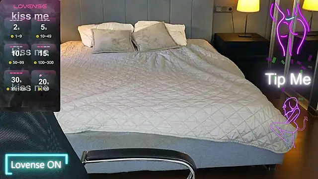 baby  kim online show from October 19, 2025, 8:04 am