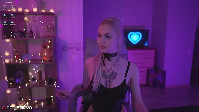 ManiFreyja online show from February 10, 2025, 6:56 pm