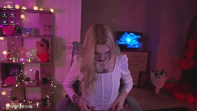 ManiFreyja online show from March 6, 2025, 6:59 pm