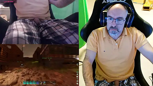 Snapshot of Crosss-23cm chatting on December 4, 2024, 7:56 pm Crosss-23cm online show from December 4, 2024, 7:56 pm