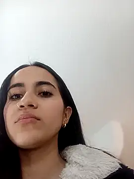 Mia Fischer online show from September 9, 2025, 5:01 pm