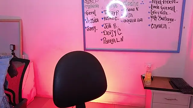 Mia Fischer online show from March 21, 2026, 11:48 am