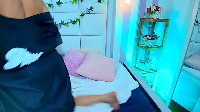 MadisonWhiite online show from December 18, 2024, 8:53 am