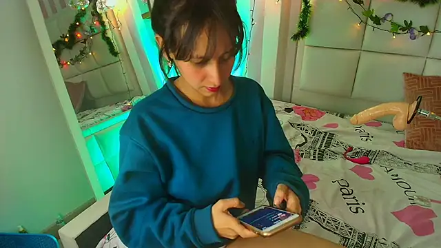 MadisonWhiite online show from December 30, 2024, 6:20 am