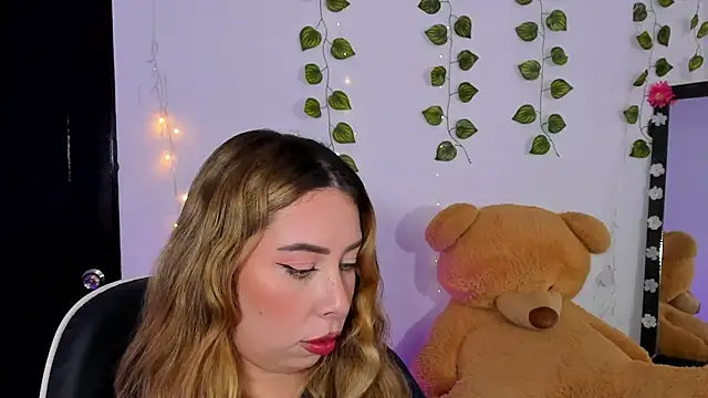 JanneKim online show from April 14, 2026, 3:29 pm