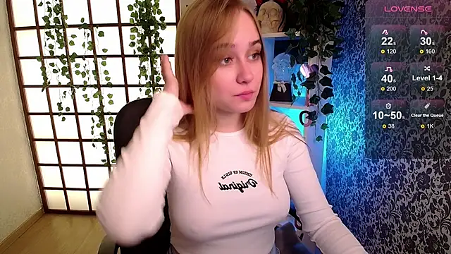 LianaBright online show from December 3, 2024, 2:14 am