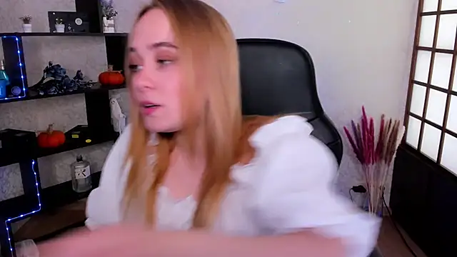 LianaBright online show from December 4, 2024, 3:15 am