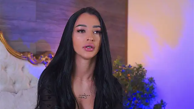 DeniseDevilles online show from December 4, 2024, 7:39 am