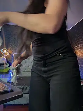 Paloma  LS online show from November 13, 2025, 4:06 pm