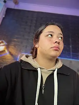 Paloma  LS online show from December 1, 2025, 7:52 pm