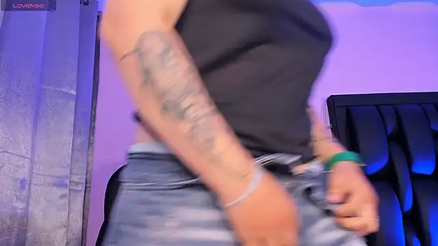 AbbySmiitth  online show from March 21, 2025, 3:24 pm