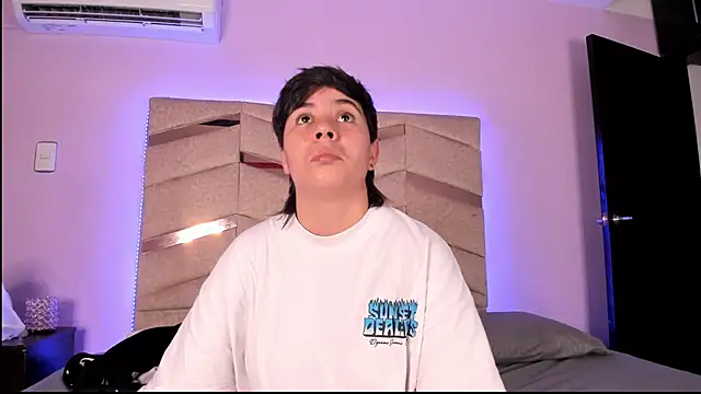 AbbySmiitth  online show from March 22, 2025, 7:09 pm