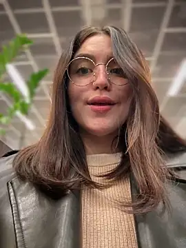 meow girl online show from October 26, 2025, 4:13 pm