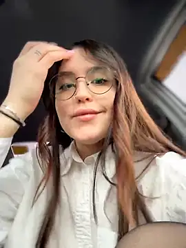 Snapshot of meow_girl chatting on February 27, 2026, 12:05 pm meow girl online show from February 27, 2026, 12:05 pm