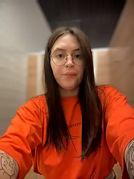 meow girl online show from June 10, 2026, 11:31 am