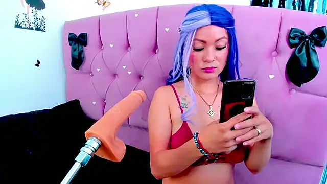 danythomsonm online show from April 12, 2026, 3:11 am