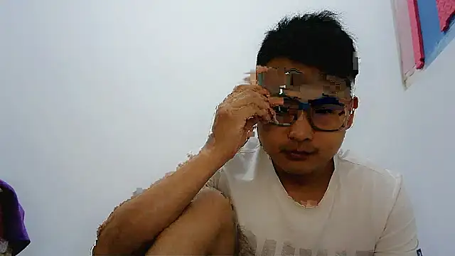 lixiaoshuai8 online show from March 15, 2025, 3:37 pm