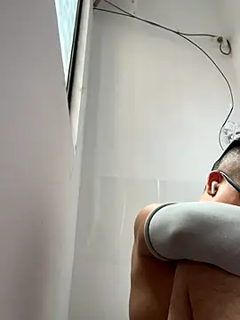 lixiaoshuai8 online show from October 20, 2025, 4:35 am