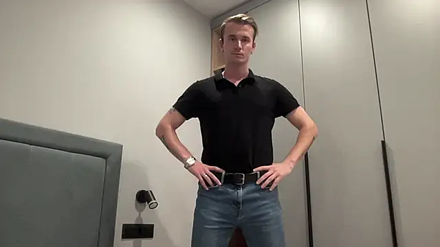 cute mark online show from October 7, 2025, 4:37 pm