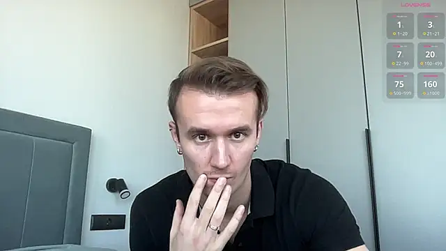 cute mark online show from October 8, 2025, 8:23 am