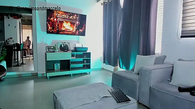 Maximo Marcelo online show from December 15, 2024, 6:15 pm