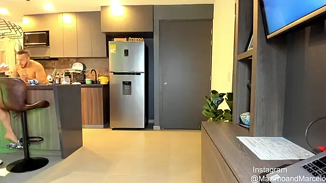 Maximo Marcelo online show from March 14, 2025, 2:10 am