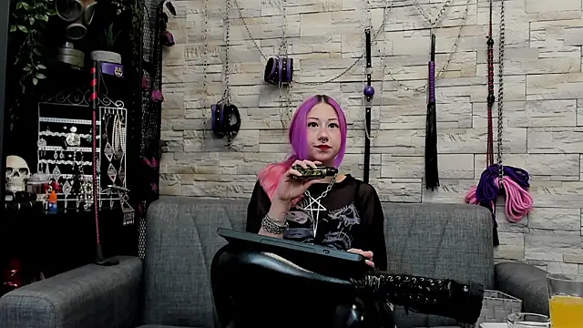 CruelMistress online show from May 25, 2026, 1:33 am