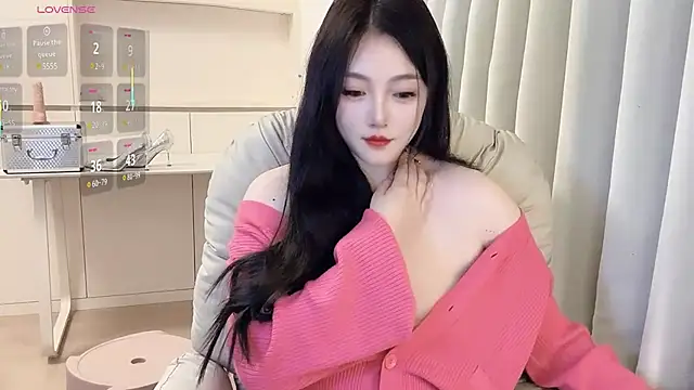 Snapshot of Kulomiyee_koi chatting on February 22, 2025, 1:13 pm Kulomiyee koi online show from February 22, 2025, 1:13 pm