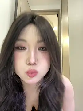 xyebobs online show from April 18, 2026, 3:38 pm