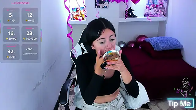 zoe connor19 online show from February 6, 2026, 9:07 pm