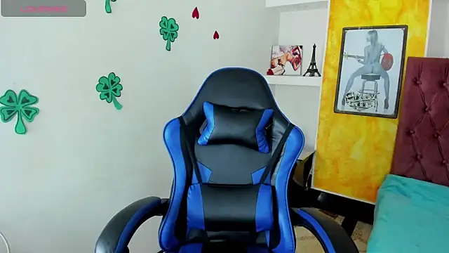 zoe connor19 online show from March 27, 2026, 8:41 pm