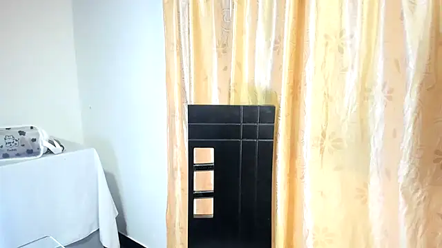 Little aphrodite online show from April 21, 2026, 1:42 am