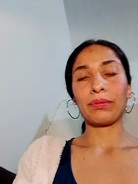 Snapshot of chloewildd_ chatting on December 1, 2024, 10:10 pm chloewildd online show from December 1, 2024, 10:10 pm