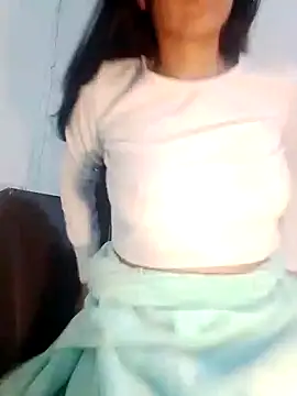 Snapshot of chloewildd_ chatting on December 22, 2024, 8:49 am chloewildd online show from December 22, 2024, 8:49 am