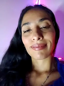 chloewildd  online show from November 6, 2025, 4:13 am