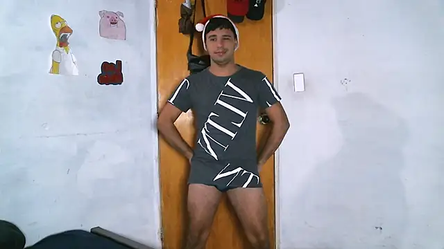 Snapshot of beautiful_james chatting on December 6, 2024, 1:40 am beautiful james online show from December 6, 2024, 1:40 am