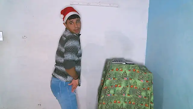 Snapshot of beautiful_james chatting on December 7, 2024, 2:20 am beautiful james online show from December 7, 2024, 2:20 am